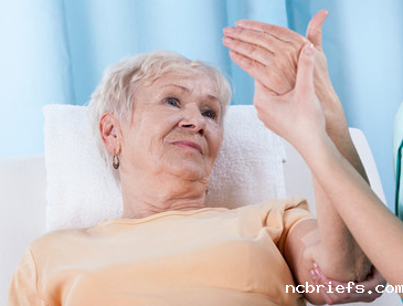 便携式骨密度检测仪提醒年轻人需注意骨质疏松