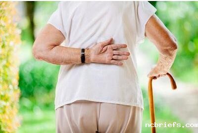 中老年骨密度检测仪器生产厂家提醒老年人总腰痛,查查骨密度很有必要!